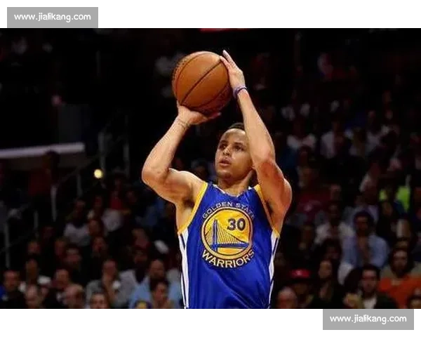 登贝莱的 反常识 食谱：汉堡披萨与 25 球的巅峰密码