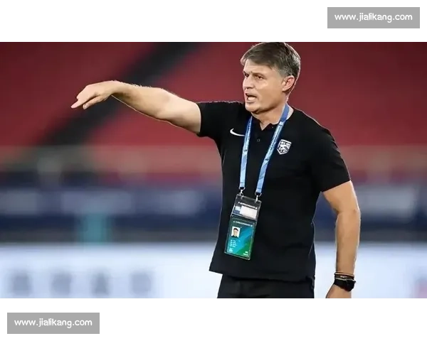 邓卓翔抵深备战：训练安排紧凑，状态饱满迎接关键战